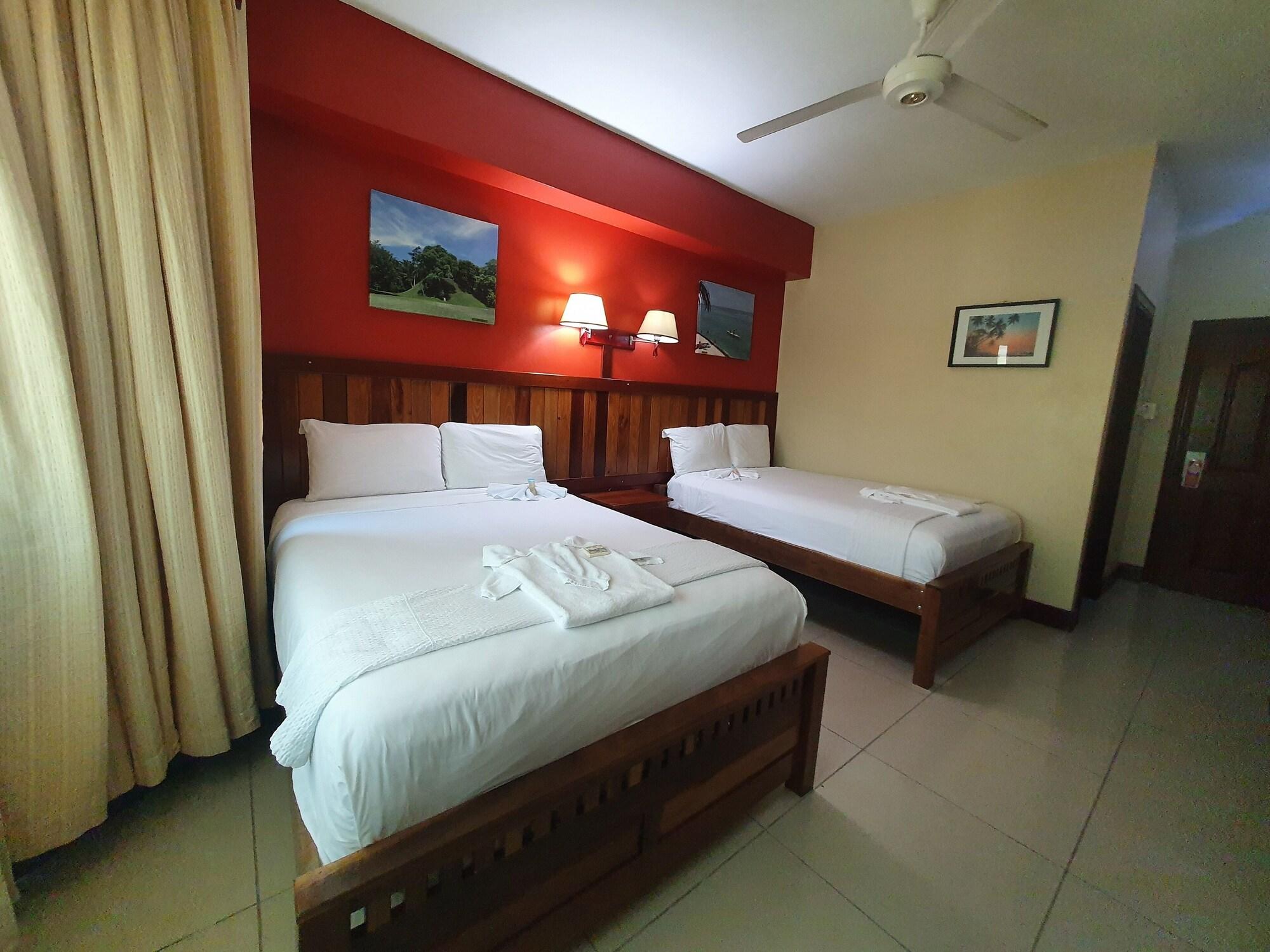 Caye Caulker Plaza Hotel 외부 사진