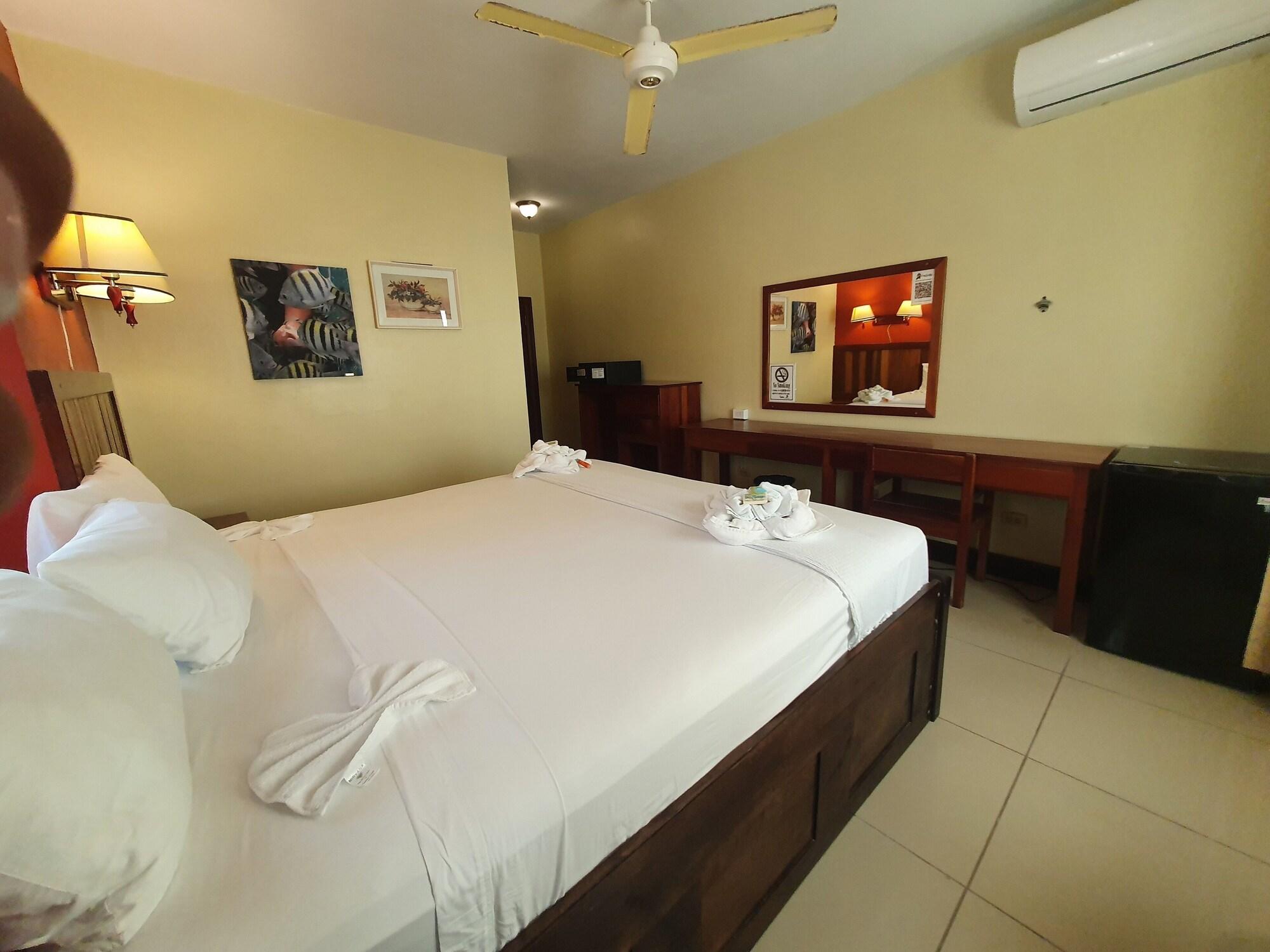 Caye Caulker Plaza Hotel 외부 사진