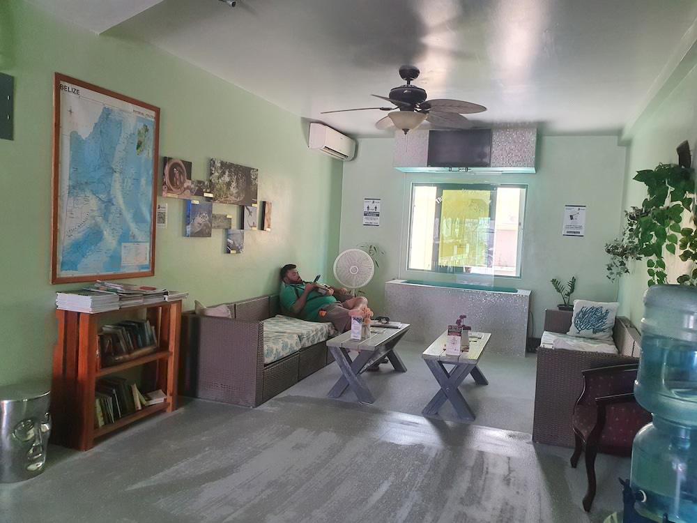Caye Caulker Plaza Hotel 외부 사진